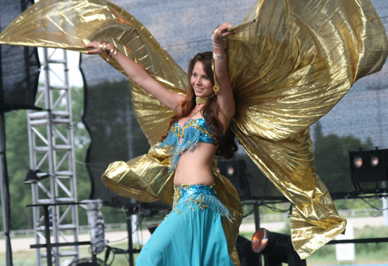 Neuer Wind 2010. Tanzgruppe 'Kolibri' aus Berlin.